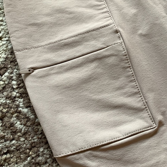 EUC Fabletics XXS Hybrid Cargo Pants - Picture 9 of 13